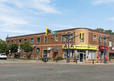 10 residential plus 2 commercial units in Windsor